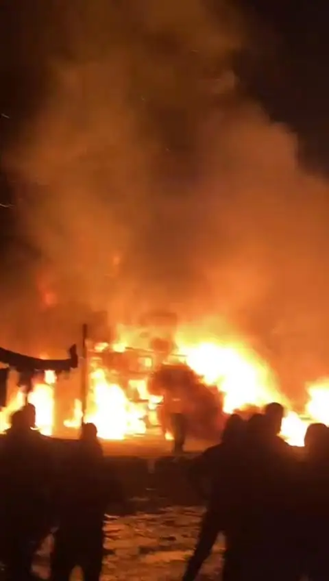حرق خيم السوريين في منطقة العاقبية وطردهم من البلدة