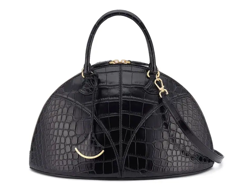 حقائب وإكسسوارات مميّزة من Bulgari لخريف وشتاء 25/26