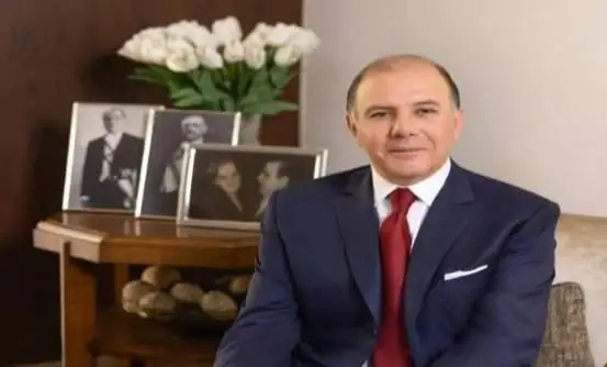 أثنى حاكم مصرف لبنان كريم سعيد خلال التسليم والتسلّم في المصرف المركزي اليوم الجمعة