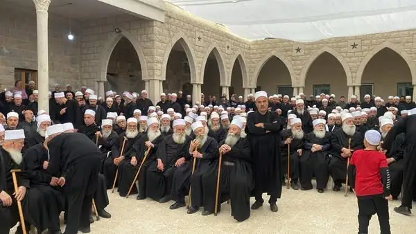 بالصور: صلاة الغائب عن أرواح شهداء #جرمانا في مقام الشريف - شارون