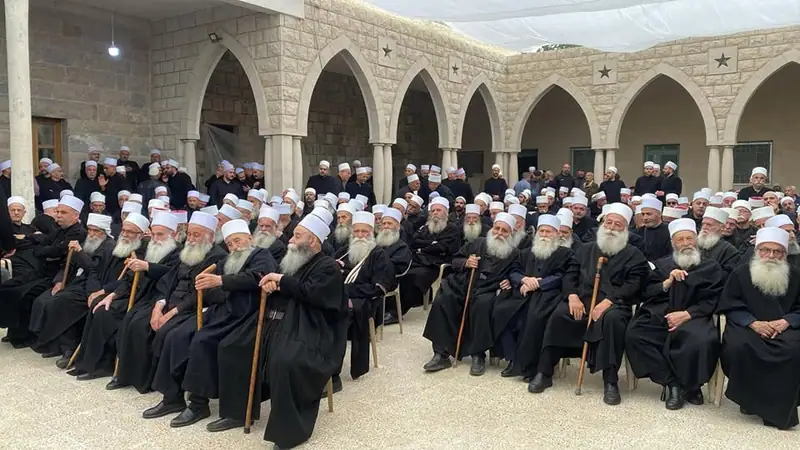 بالصور: صلاة الغائب عن أرواح شهداء #جرمانا في مقام الشريف - شارون