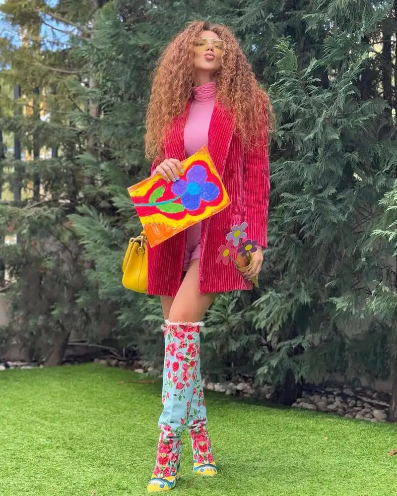 بمناسبة عيد ميلادها.. أزياء متنوعة لـ ميريام فارس