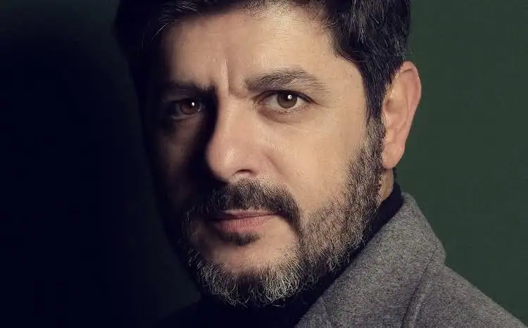 طوني عيسى.. من ممثل إلى عضو مجلس بلدية بلدته عمشيت حاصداً النسبة الأكبر من الأصوات!