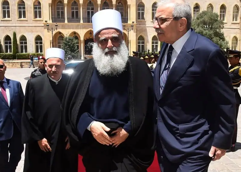 استقبل رئيس مجلس الوزراء الدكتور نواف سلام في السرايا ظهر اليوم شيخ عقل طائفة الموحدين الدروز سامي ابي المنى…
