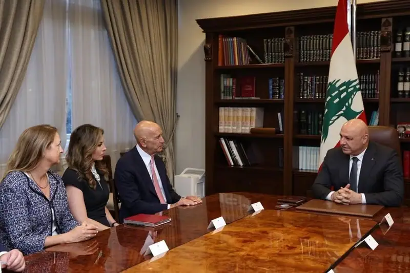 الاجتماع بين الرئيس عون والموفد الاميركي توم باراك والسيدة مورغان اورتاغوس والوفد المرافق في قصر بعبدا