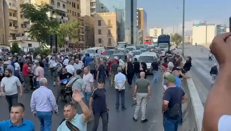 العسكريون المتقاعدون قطعوا الطريق عند جسر الرينغ