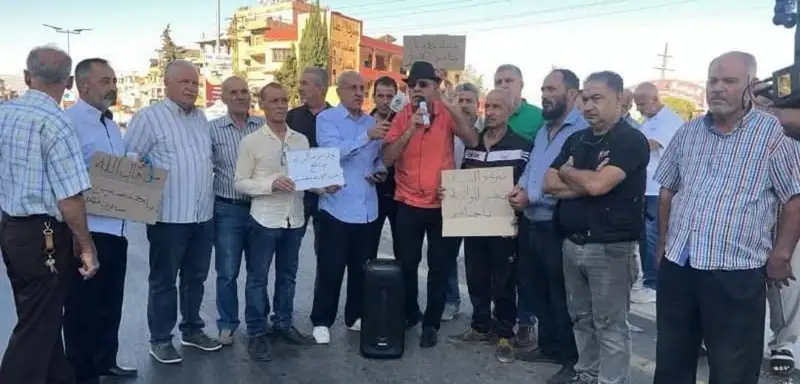 الوكالة الوطنية للإعلام: نفذ عدد من العسكريين المتقاعدين وقفة احتجاجية رمزية عند دوار بلدة دورس لجهة مدخل بعلبك الحنوبي