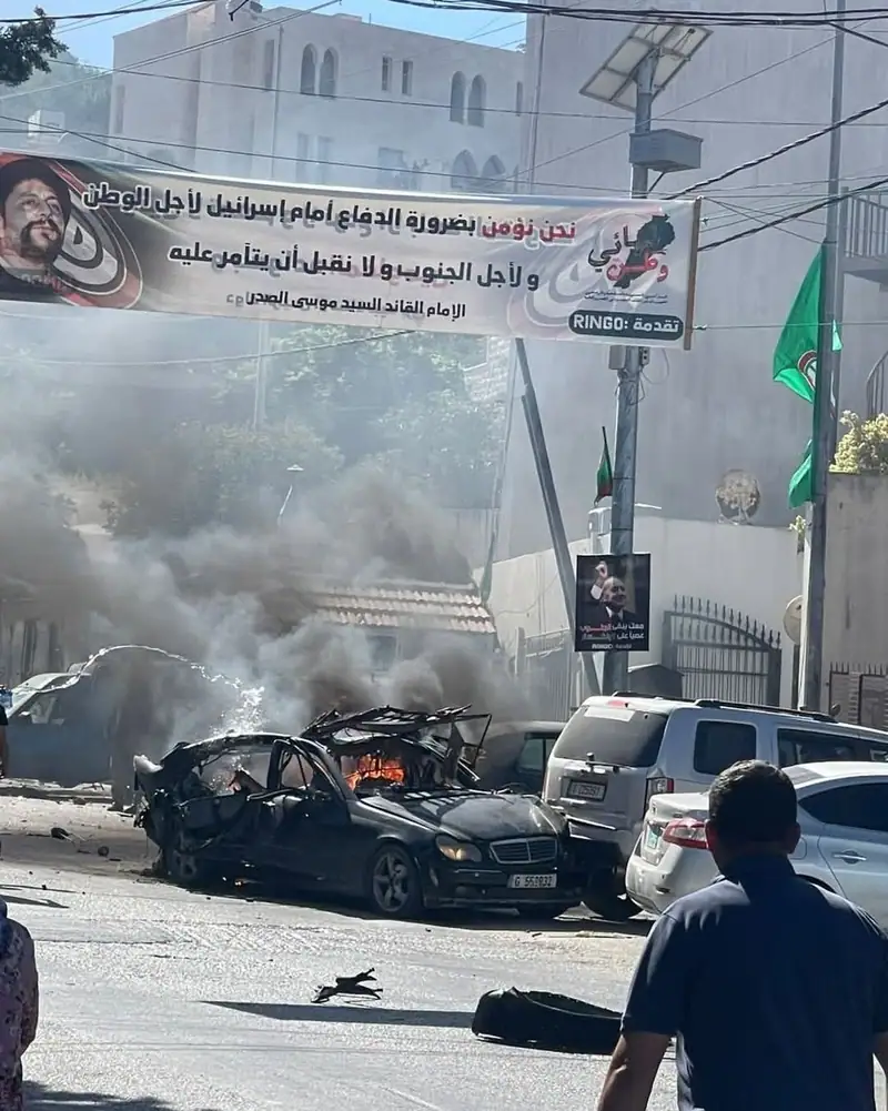 الطيران المسير الاس.رائيلي يستهدف سيارة في بلدة تبنين عند مدخل مستشفى تبنين