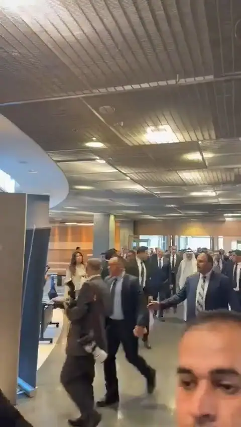 لحظة وصول رئيس الجمهورية الى الملتقى الإعلامي العربي في بيروت