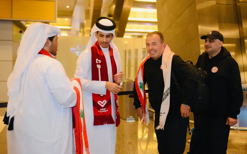 وصلت بعثة منتخبنا الوطني مساء اليوم إلى العاصمة القطرية الدوحة استعدادًا لخوض المواجهة الحاسمة أمام منتخب…