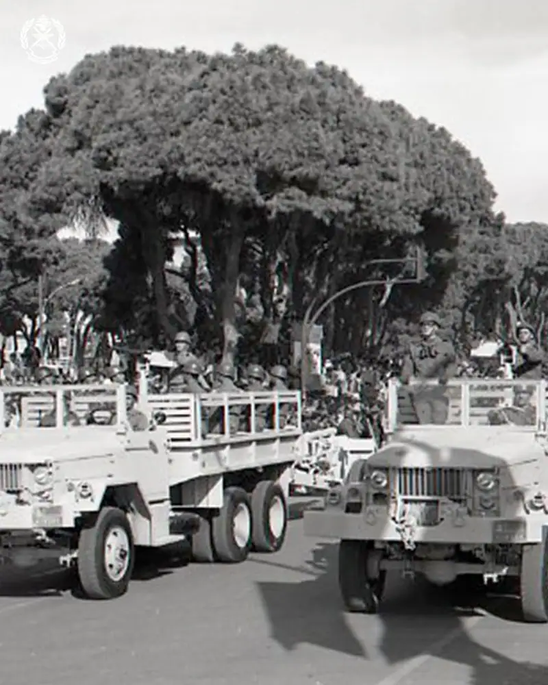 عرض عسكري تاريخي للجيش بمناسبة عيد الاستقلال 1972