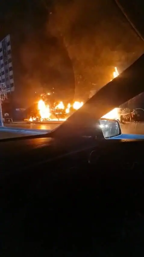 Khoury Home حريق كبير في