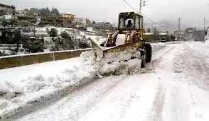 أفادت غرفة التحكم المروري، بأنّ الطرقات الجبلية المقطوعة بسبب تراكم الثلوج، هي