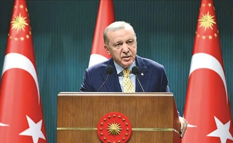 أشاد الرئيس التركي رجب طيب اردوغان بالعملية العسكرية «الحكيمة» التي نفذها الجيش السوري ضد قوات سوريا…