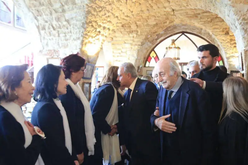 ال أرسلان وآل جنبلاط يشيّعون الأميرة نجوى مجيد أرسلان في مأتم مهيب بخلدة