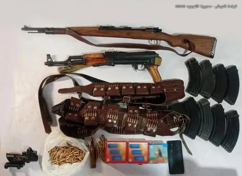 دهمت وحدة من الجيش منازل مطلقي النار خلال إشكال في بلدة إيعات - بعلبك، وضبطت كمية من الأسلحة والذخائر الحربية.