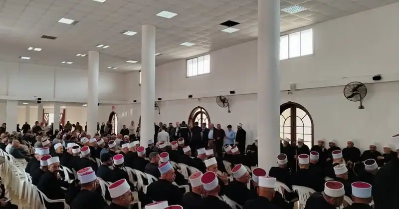 شيخ العقل في مأتم الأشقر: نعيش زمن تعاظم المؤامرات والاعتداءات والانقلاب على القيم والتراث والهوية