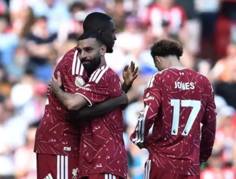 محمد صلاح يودّع أنفيلد بالدموع ويكتب رقماً تاريخياً مع ليفربول