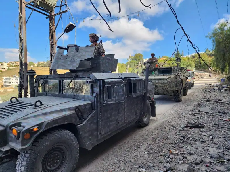 الجيش ينفذ مهماته في المناطق المتضررة من العدوان الإسرائيلي عبر تفكيك قنابل طيران غير منفجرة والكشف على…
