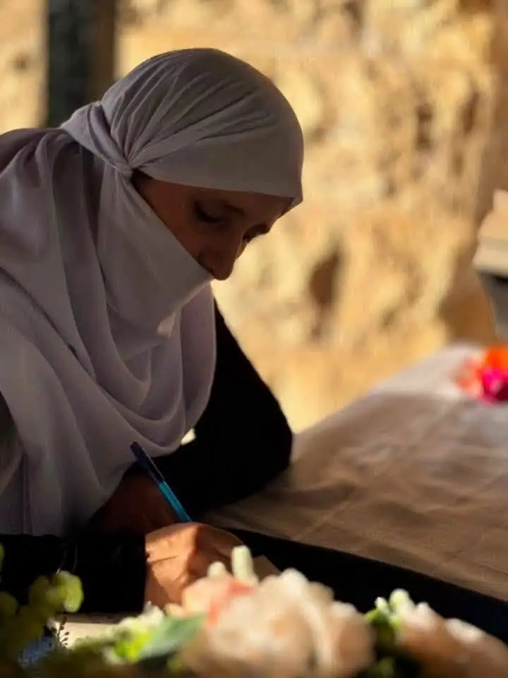 المكتبة الوطنية في بعقلين تحتفي بتوقيع كتاب "أنا هذا وذاك: رحلة إلى الذات" للمدربة رابعة البتديني البنا